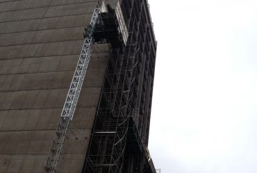 L'hôtel De La Montagne au tout début des travaux en préparation pour la démolition.