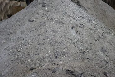 Pile de résidus provenant du traitement de sous-produits de la production d'aluminium